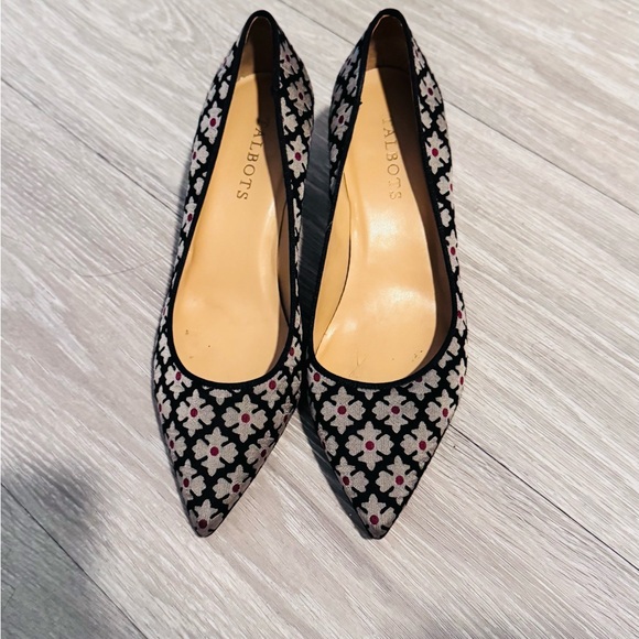 Talbots Black and White Floral Flats - Picture 4 of 6